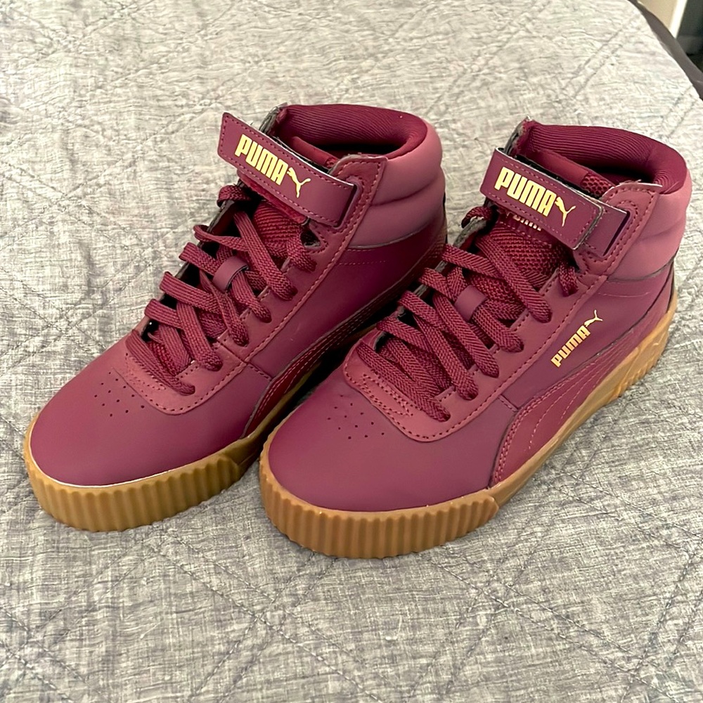 Women’s puma size 7 maroon shoes